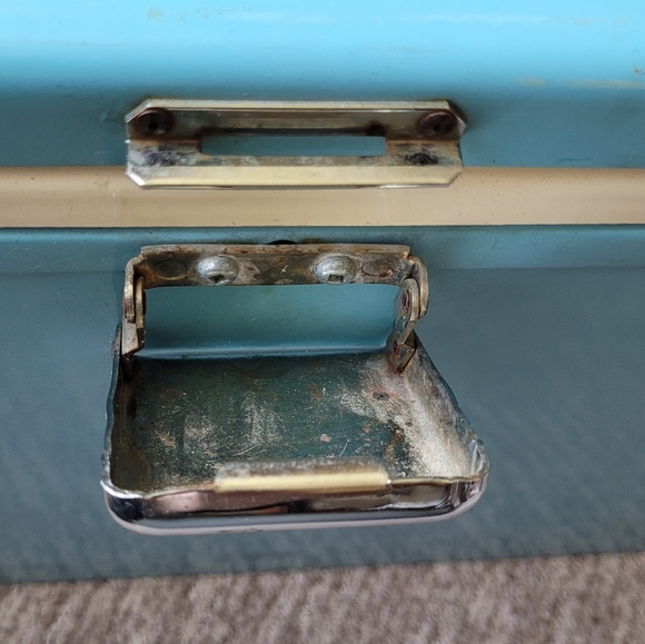 VINTAGE COLEMAN METAL COOLER RETRO BLUE WHITE INTERIOR MADE IN CANADA - Picture 13 of 15